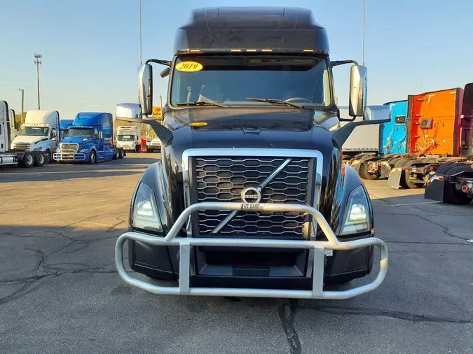 2019 VOLVO VNL