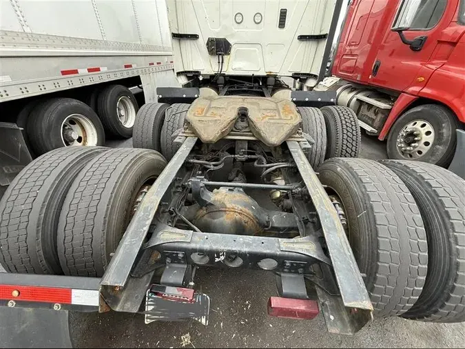 2019 INTERNATIONAL LT