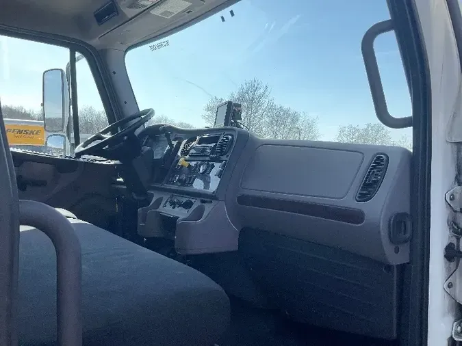 2019 Freightliner M2