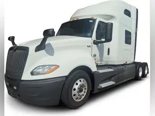 2022 International LT625