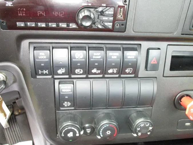 2020 International LT625