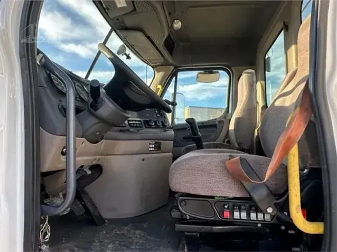 2016 FREIGHTLINER CASCADIA 113