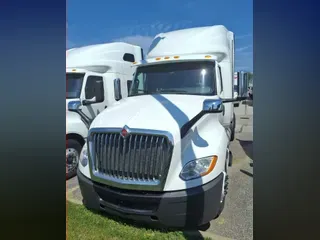 2019 NAVISTAR INTERNATIONAL LT625 SLPR CAB