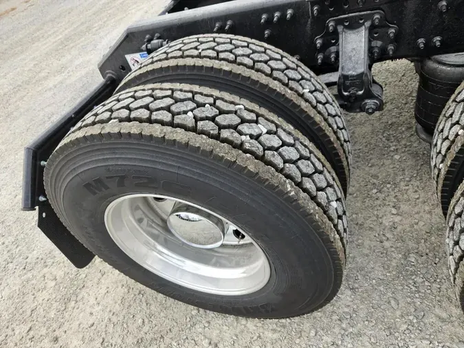 2026 VOLVO VNL64T860d6f69a0a040e808e67b24604a38b464a