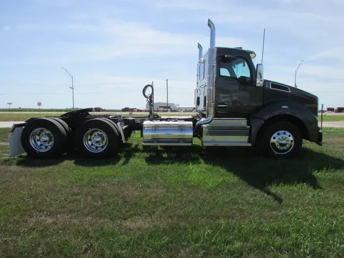 2026 Kenworth T880