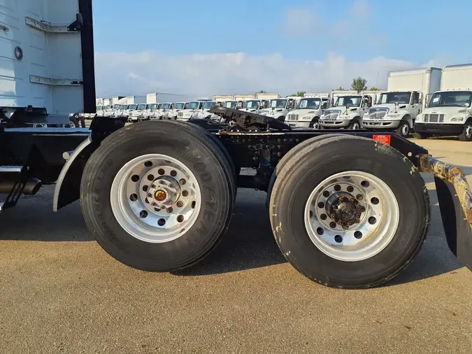 2020 VOLVO VNR62T640