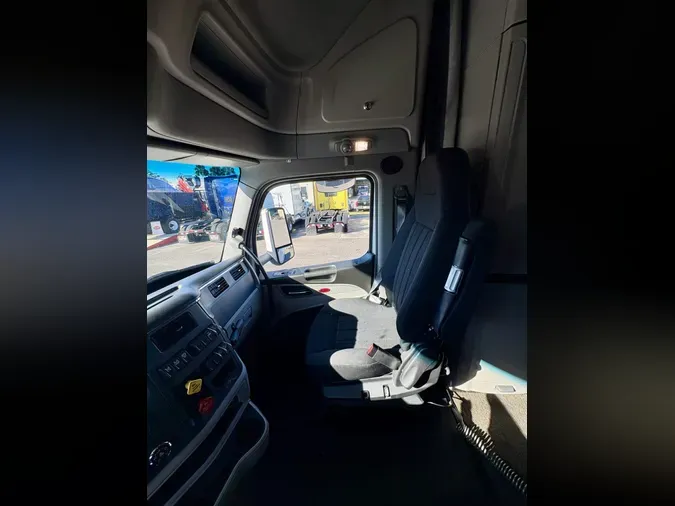 2022 Peterbilt 579