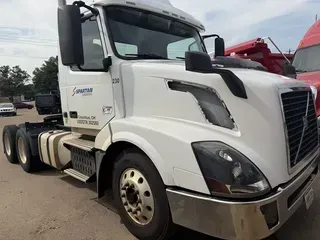 2015 VOLVO VNL64T300