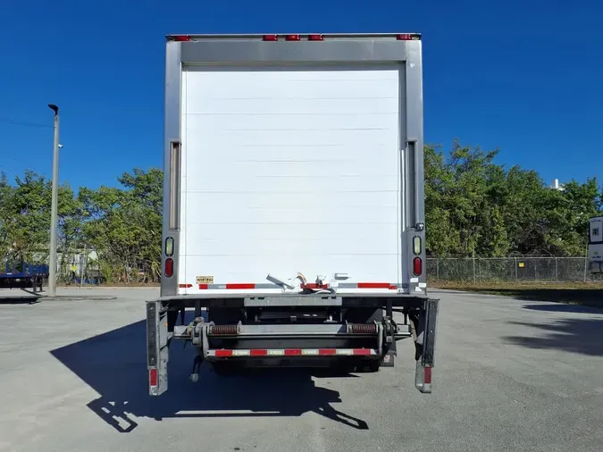 2018 FREIGHTLINER/MERCEDES M2 106