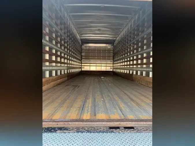 2020 Peterbilt 337d702931858eff8190afba0f8426475f3