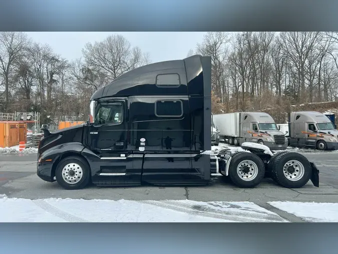 2023 Volvo VNL860