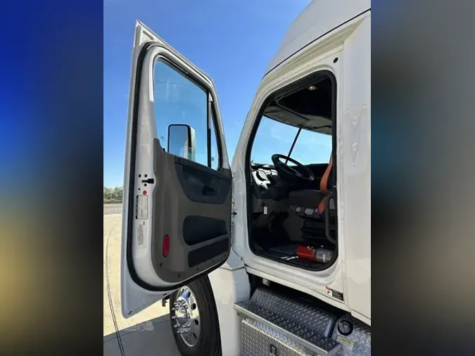 2018 FREIGHTLINER CASCADIA 125