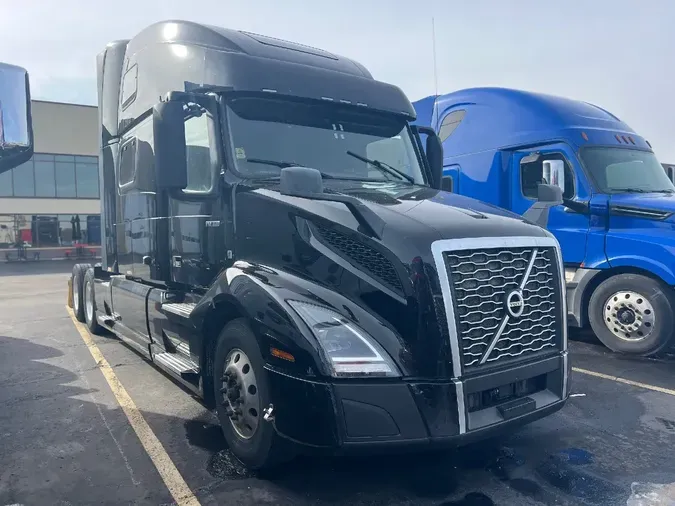 2022 VOLVO VNL64T860