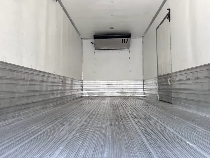 2020 FREIGHTLINER/MERCEDES M2 106
