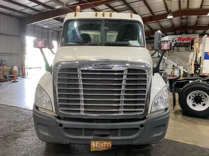 2015 FREIGHTLINER/MERCEDES CASCADIA 125