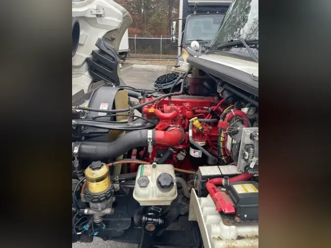 2018 FREIGHTLINER/MERCEDES M2 106