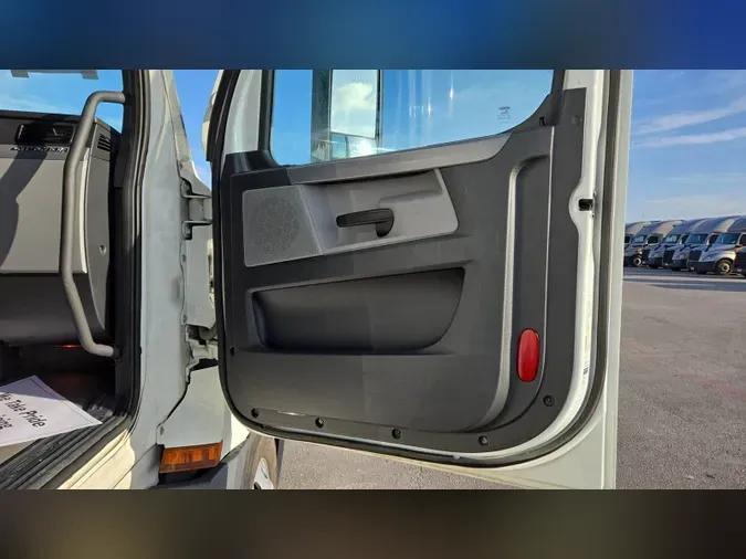 2022 Freightliner Cascadia 126
