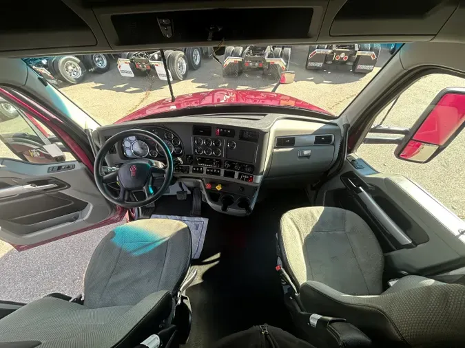 2022 Kenworth T680d7179eaac6740d3b3f9766bdcfb3829f