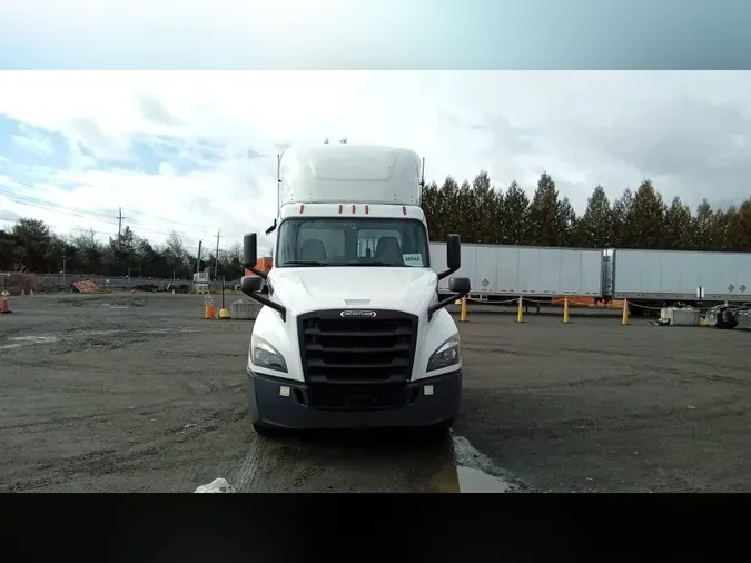 2020 Freightliner Cascadia 126