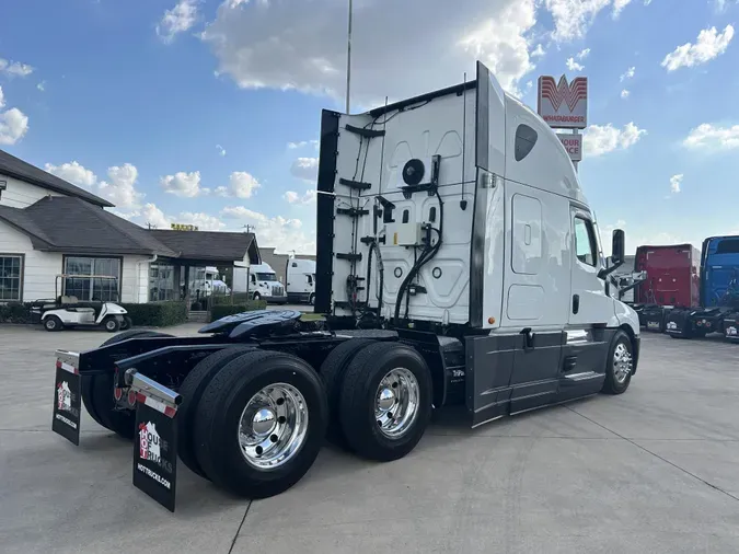 2023 Freightliner Cascadia