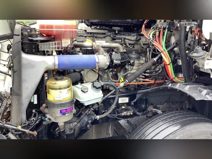 2020 Freightliner Cascadia 126