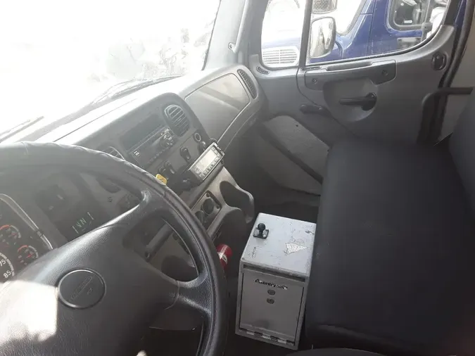 2018 FREIGHTLINER/MERCEDES M2 106