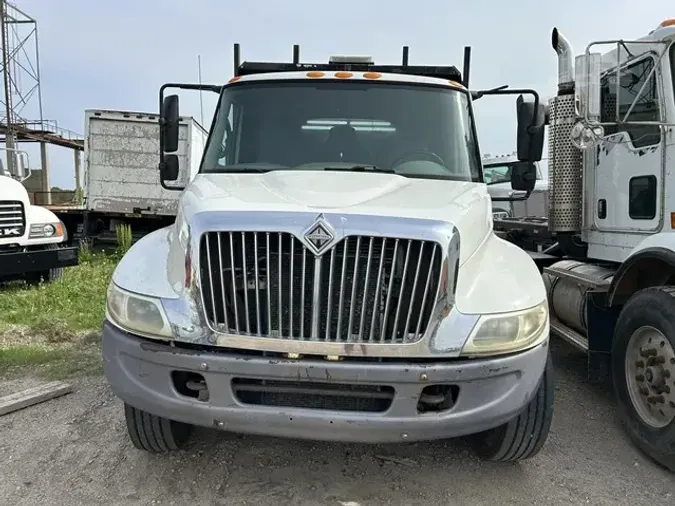 2004 INTERNATIONAL DURASTAR 4300