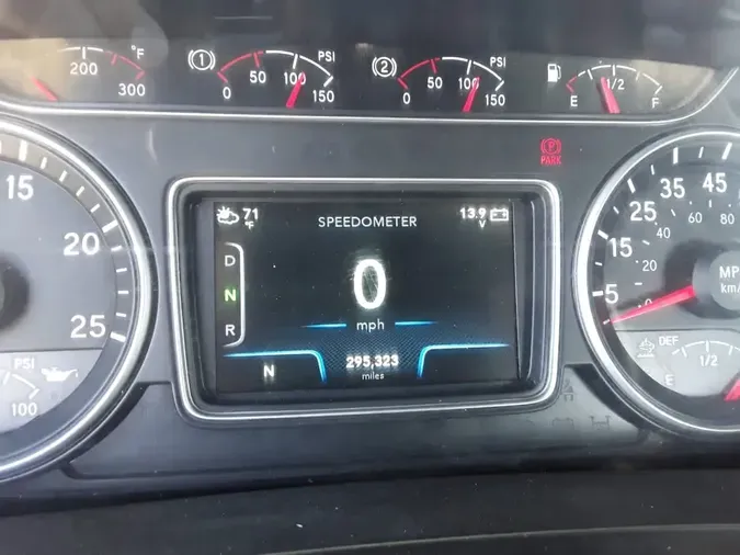 2019 NAVISTAR INTERNATIONAL RH613 DAYCAB S/A