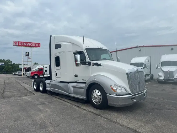 2022 Kenworth T680