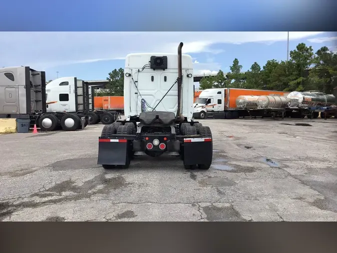 2021 Freightliner Cascadia 126