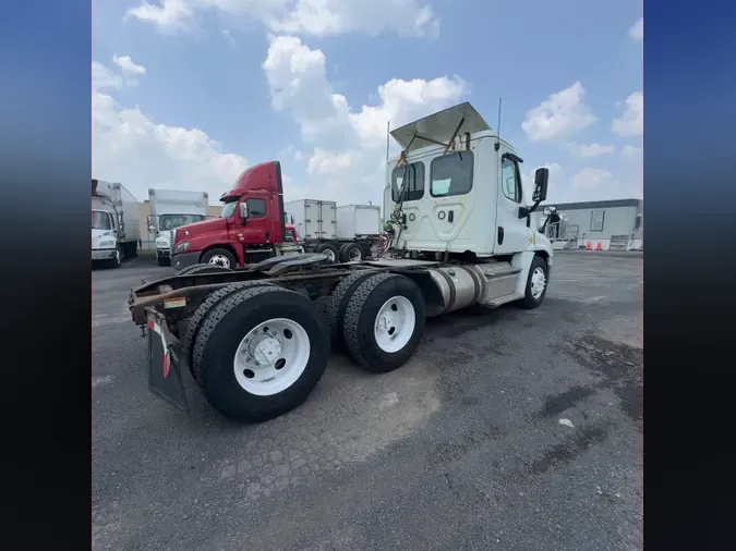 2019 FREIGHTLINER CASCADIA 125