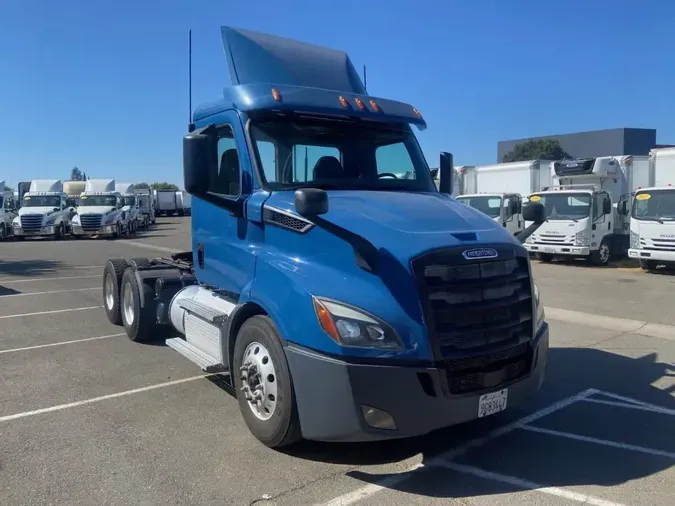 2020 FREIGHTLINER/MERCEDES NEW CASCADIA 116