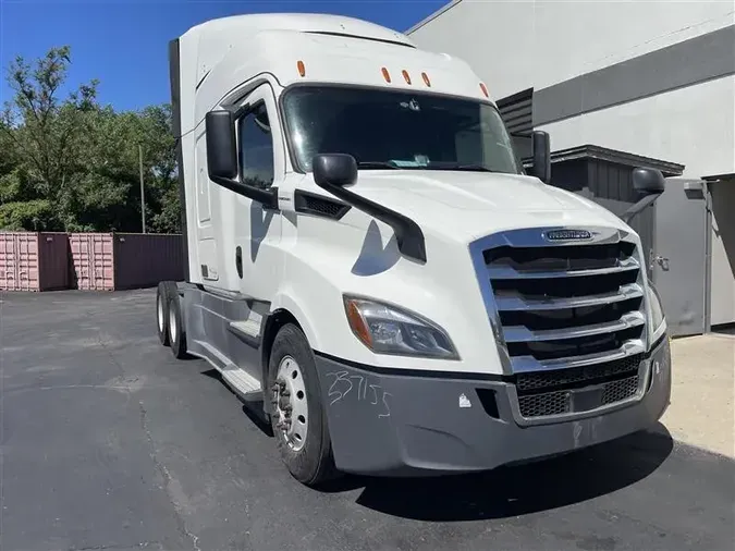 2020 FREIGHTLINER CA116