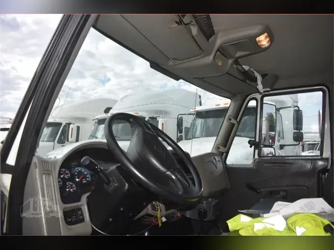 2011 INTERNATIONAL DURASTAR 4300