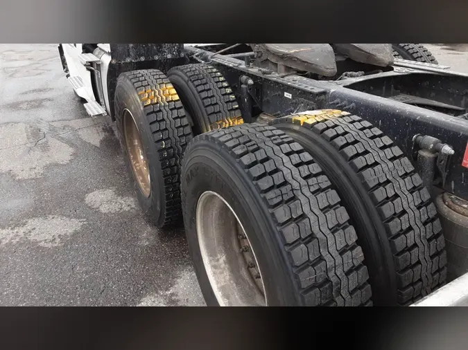 2018 Volvo VNL300
