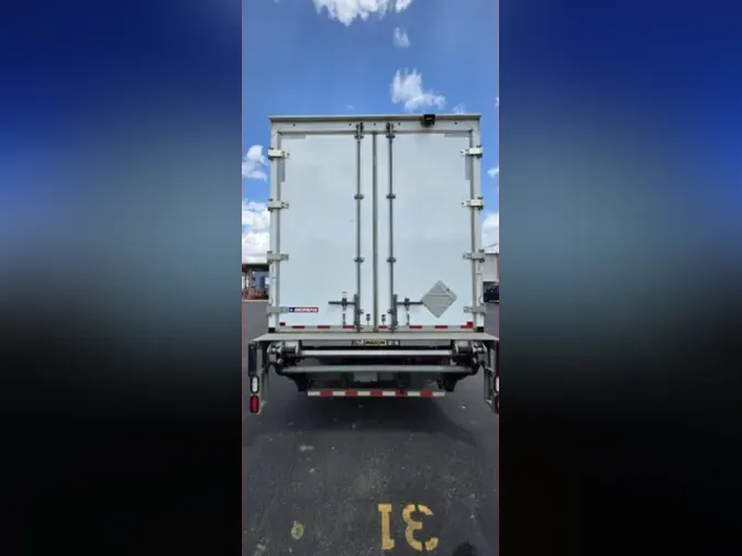 2021 FREIGHTLINER/MERCEDES M2 106