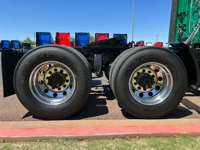 2021 FREIGHTLINER CA126