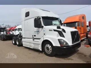 2017 VOLVO VNL64T670