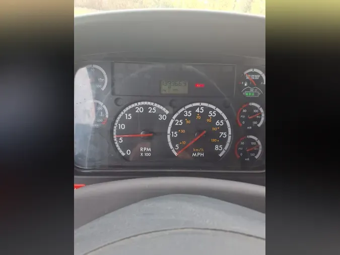 2015 FREIGHTLINER/MERCEDES M2 106