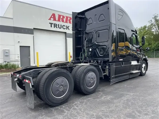 2022 FREIGHTLINER CA126