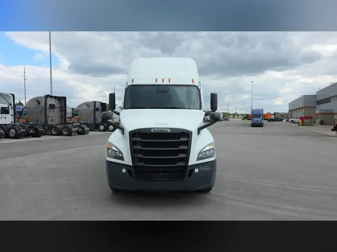 2021 Freightliner Cascadia 126