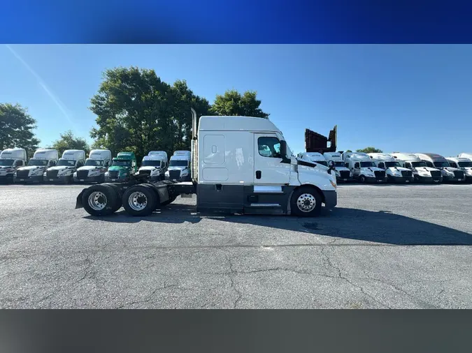 2022 Freightliner Cascadia 126d74e3eb50a24e9ef1db769c52c7327c9