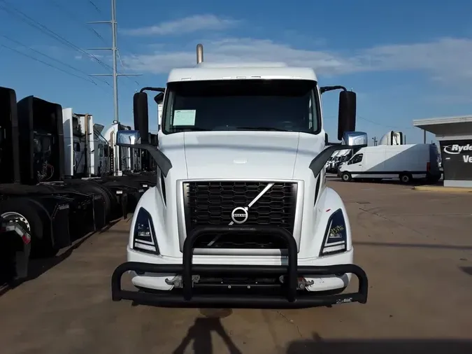 2020 VOLVO VNR64T-640
