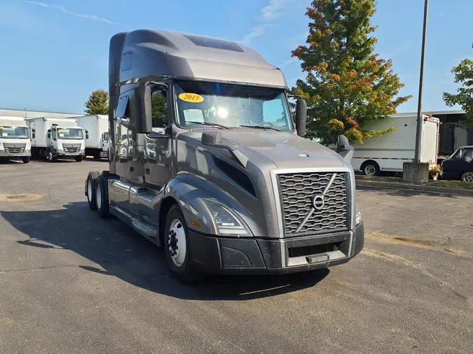 2019 VOLVO VNL64T-760