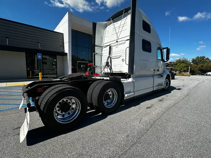 2023 Volvo VNL64T860