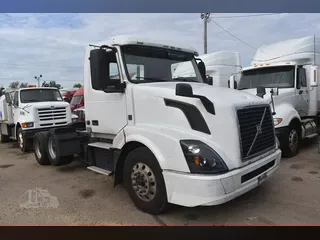 2018 VOLVO VNL62T300