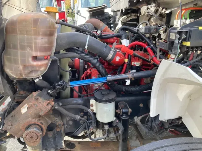 2017 NAVISTAR INTERNATIONAL 4300