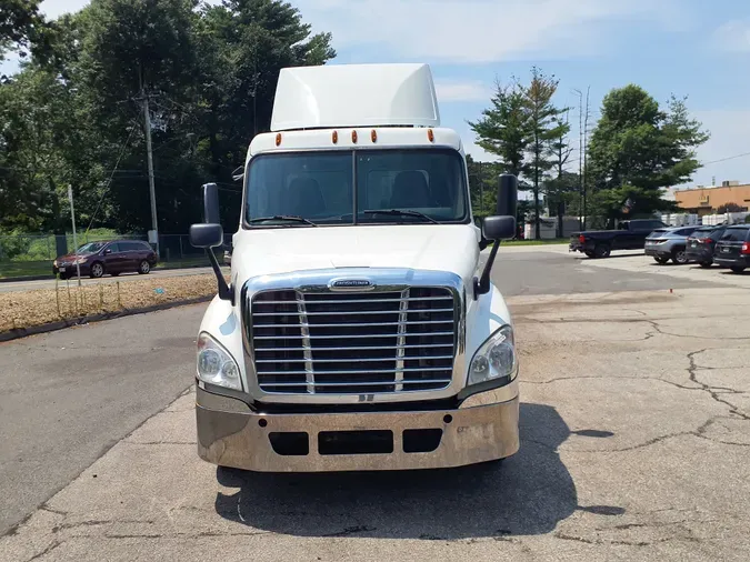 2016 FREIGHTLINER/MERCEDES CASCADIA 125