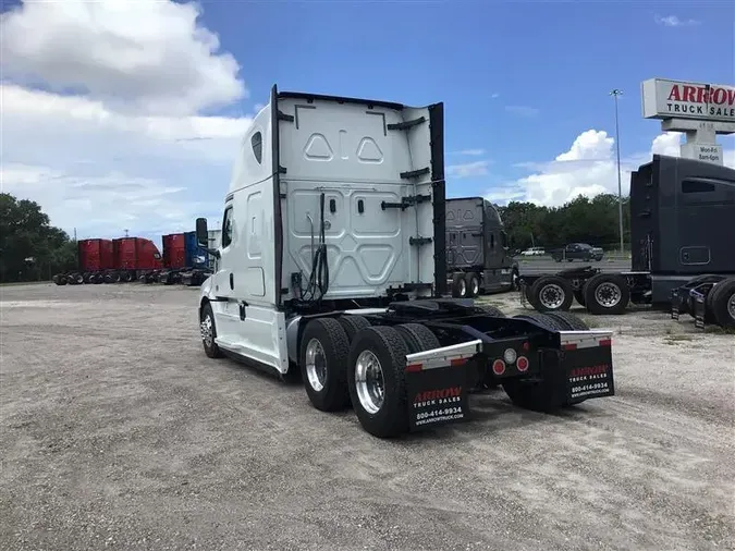 2020 FREIGHTLINER CA126