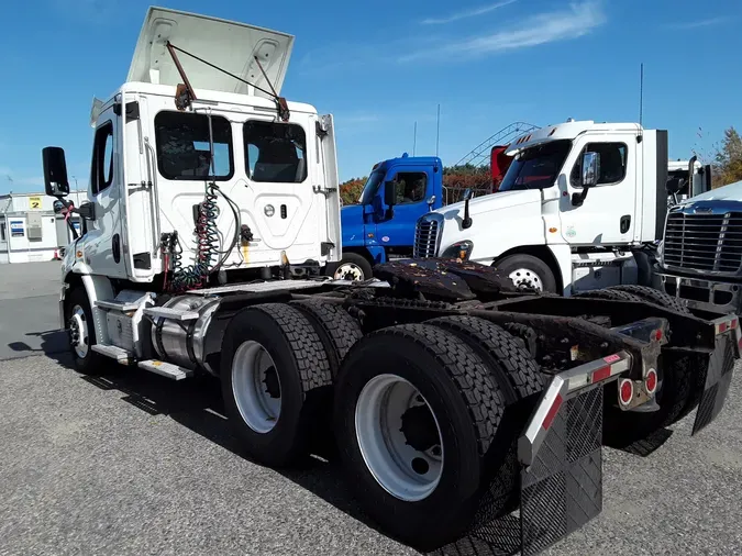 2018 FREIGHTLINER/MERCEDES CASCADIA 113